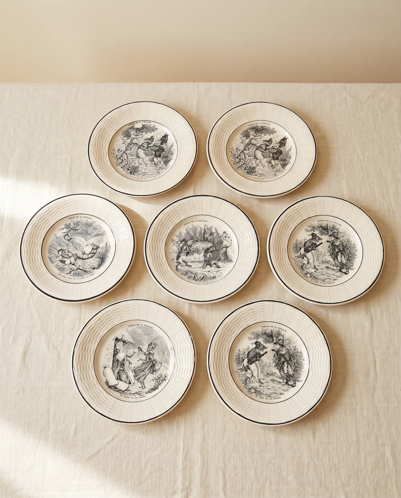 Assiettes illustrées des Fables de La Fontaine
