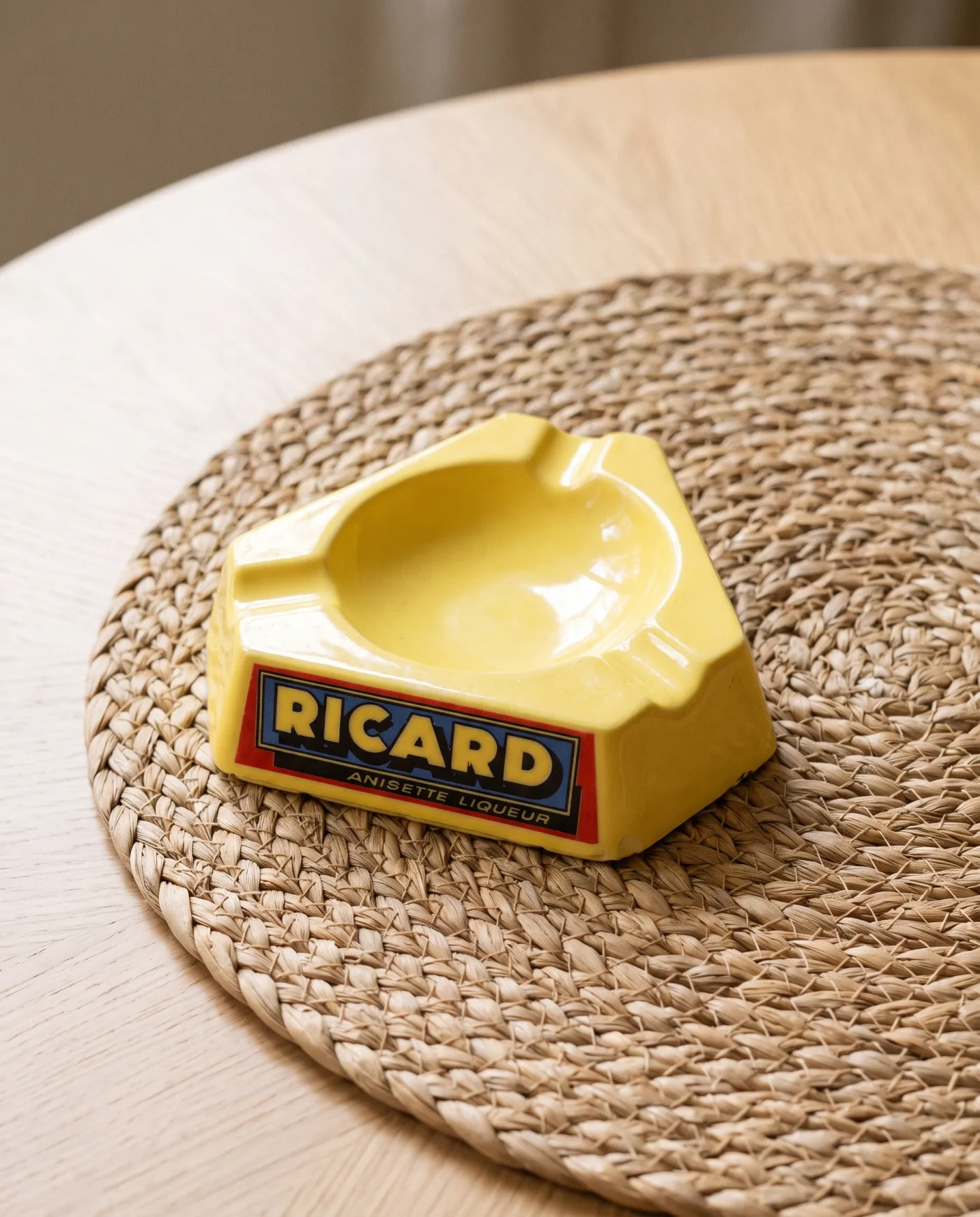 Cendrier Ricard publicitaire jaune