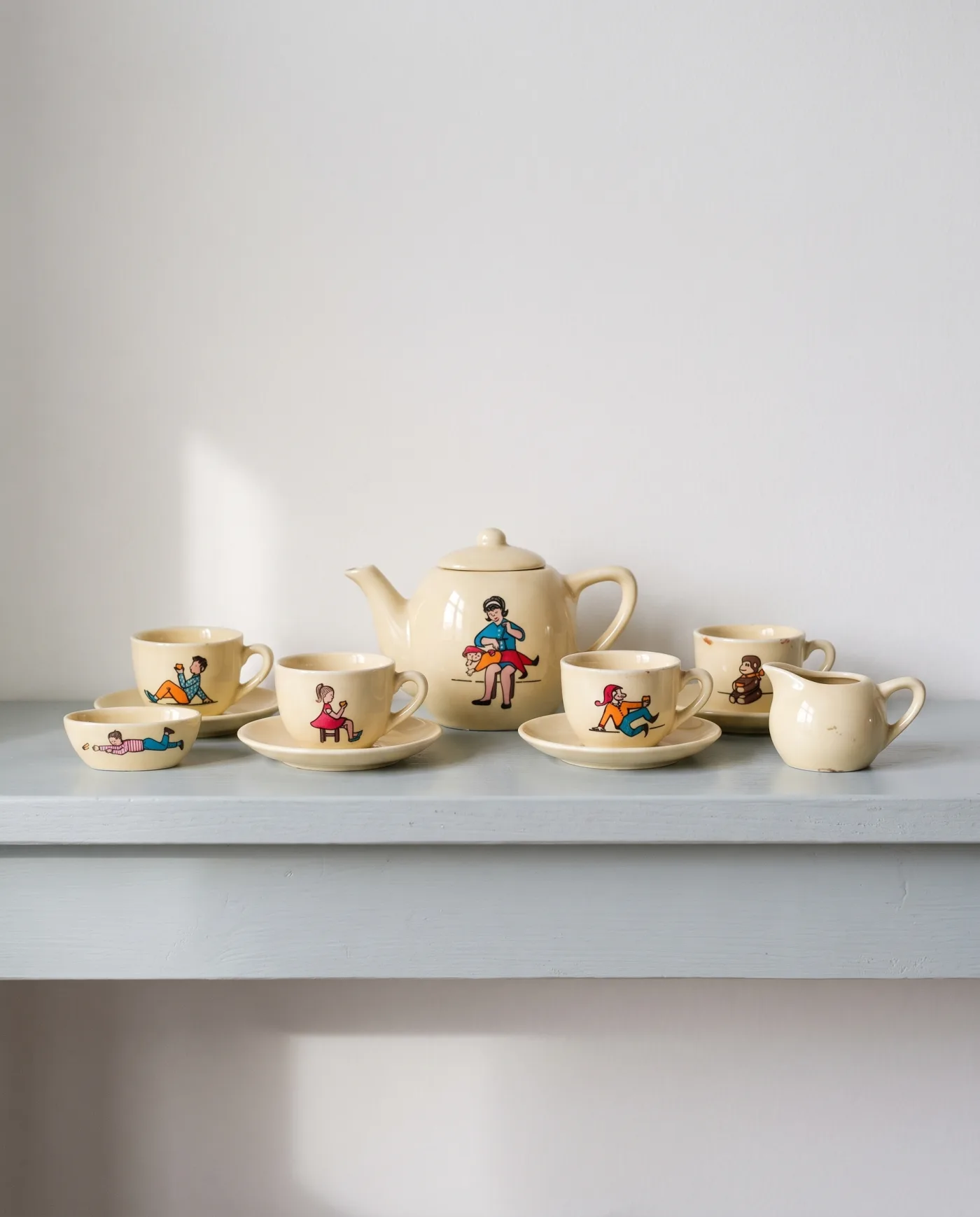 Dînette en porcelaine des années 50
